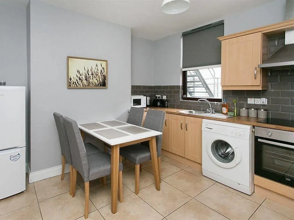 Queens Quarter Apartments Wellesley Avenue Белфаст 0*,